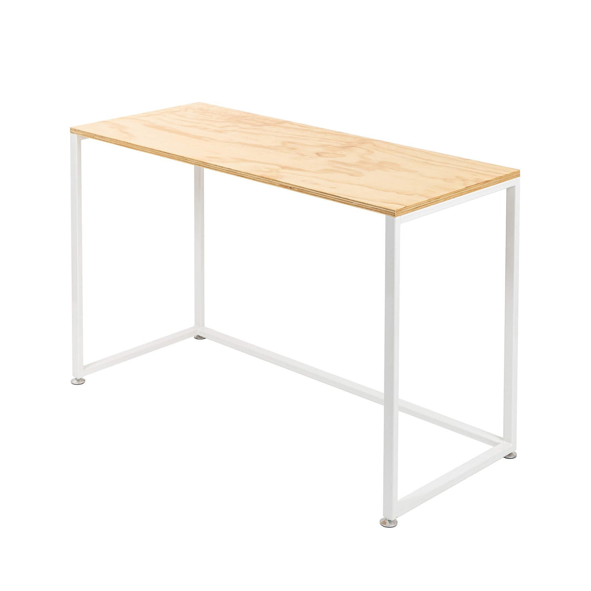 Escritorio angosto con estructura de acero blanco y cubierta de plywood de abedul, visto en tres cuartos