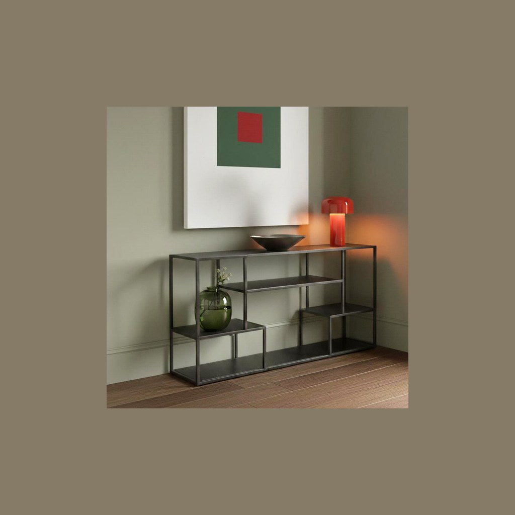 Arrimo Kiva Kallfü metal negro mate, 120x30x75 cm — en el comedor