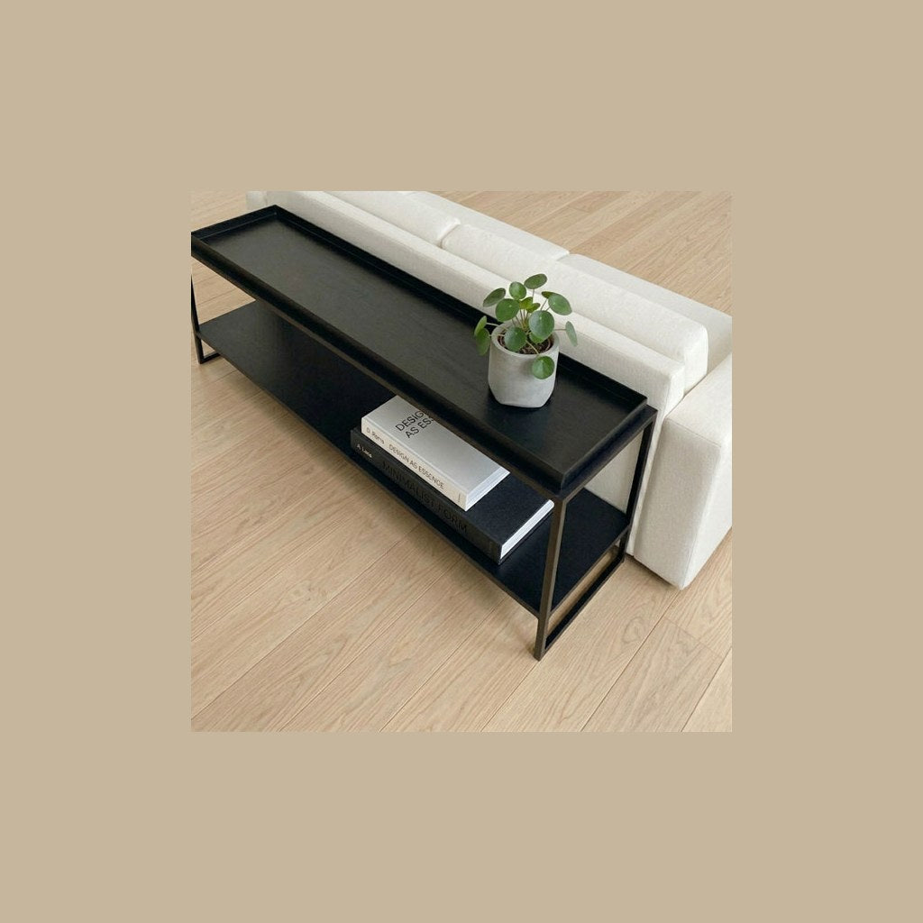 Arrimo Lubmin Bajo Kallfü metal negro mate, 50 cm de alto — junto al sofá