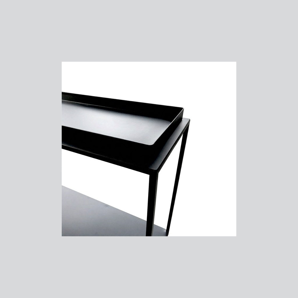 Arrimo Lubmin Kallfü metal negro mate, 120x33x77 cm — cubierta tipo bandeja