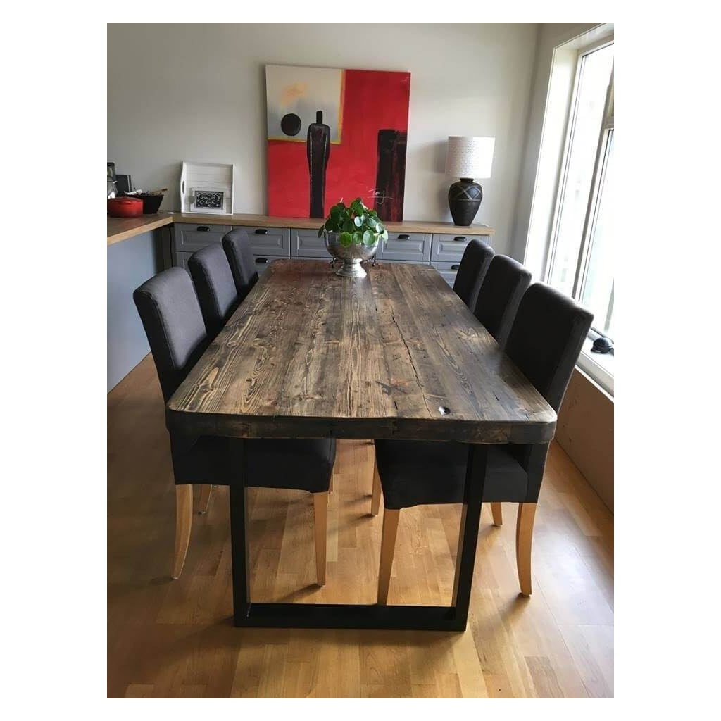 Base Cuadrada Kallfü metal negro para mesa, 71 cm — en una mesa