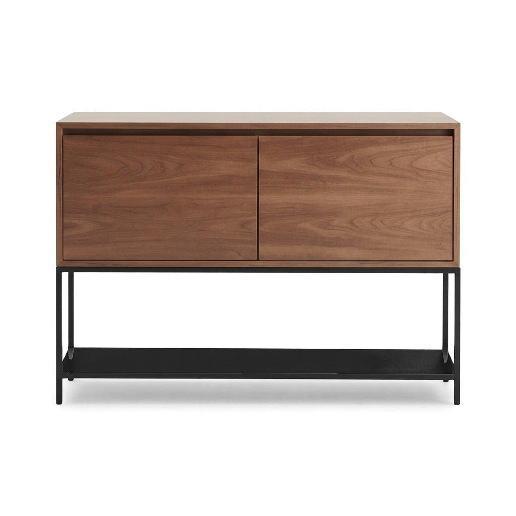 Buffet Monu 2 Puertas 120 cm Kallfü en madera TOFFEE sobre base de metal negro con repisa inferior