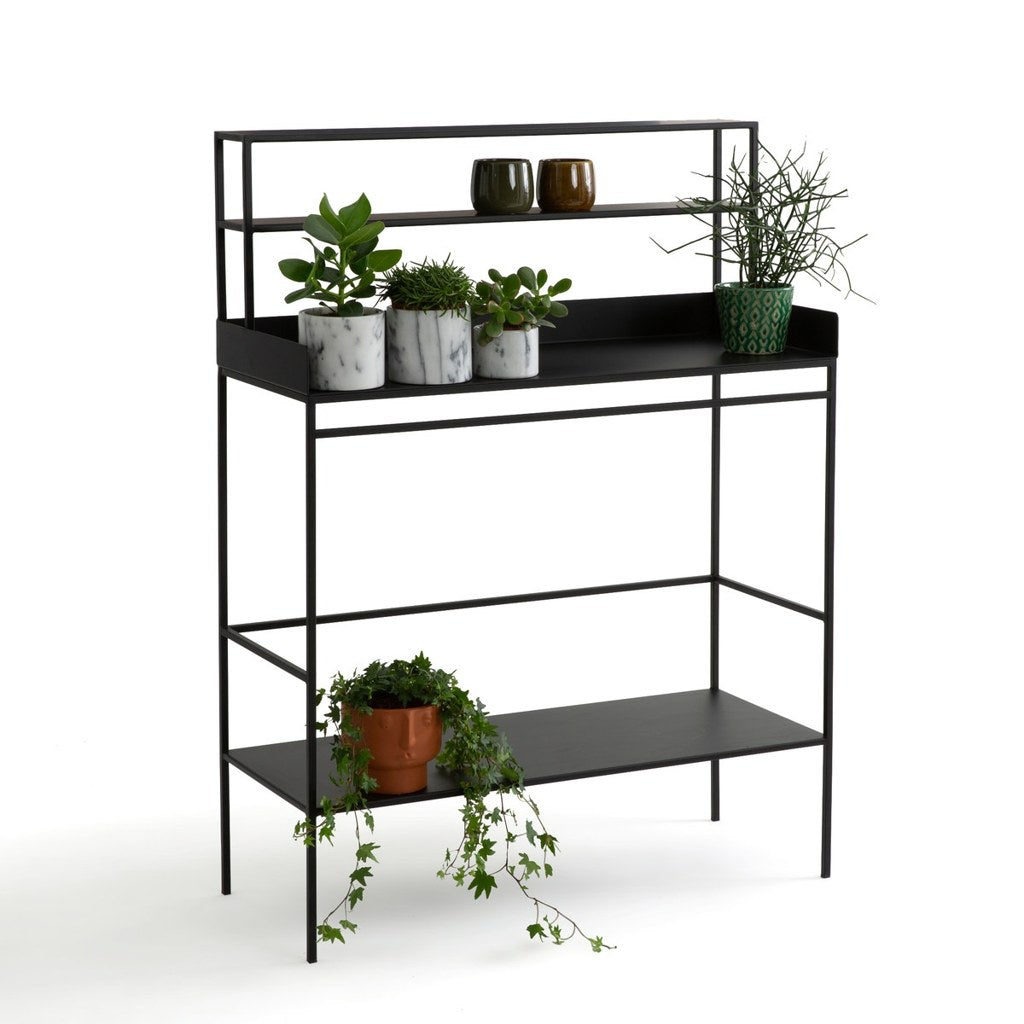 Estantería Consuela Kallfü metal negro con plantas y macetas — uso como jardinera