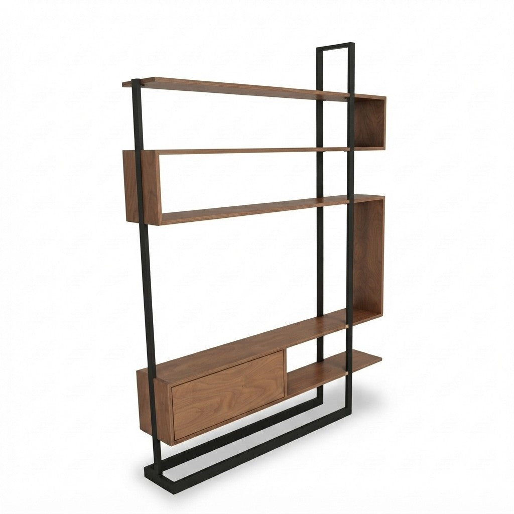 Estantería Emi con Puerta 160 cm Kallfü, repisas de madera TOFFEE en zigzag y estructura de metal negro