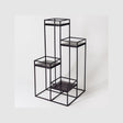 Plant Station Swift Kallfü metal negro, 4 niveles 90x45x100 cm — vista 3/4 producto