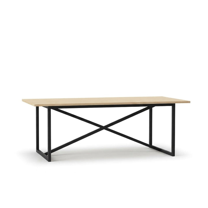 Mesa de Comedor Industrial 220 cm Kallfü con cubierta de madera MIMA y base de metal negro cruzada en X