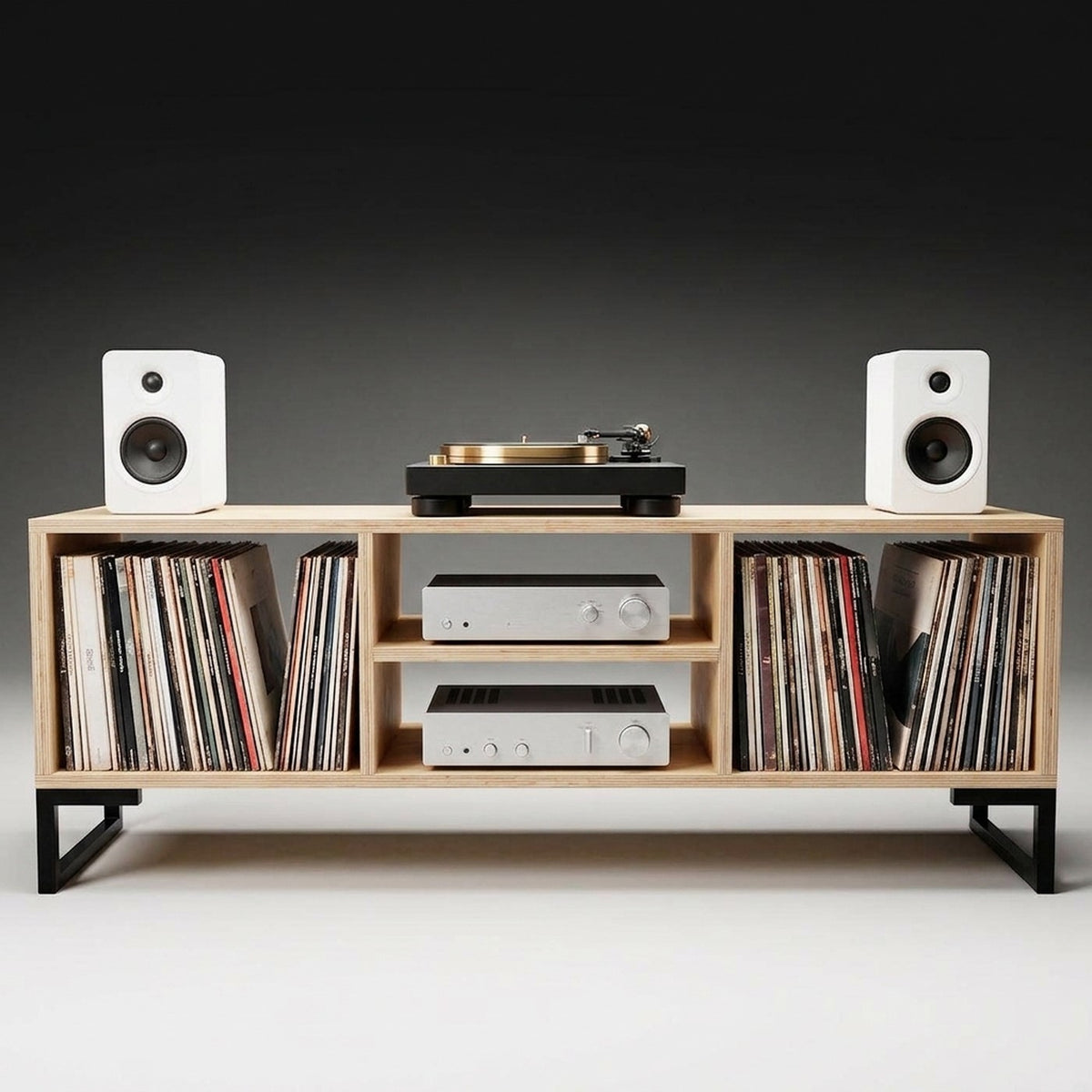 Mueble Vinilos y TV Fusion 140 Kallfü en madera MIMA y patas de metal negro, con discos y equipo de audio