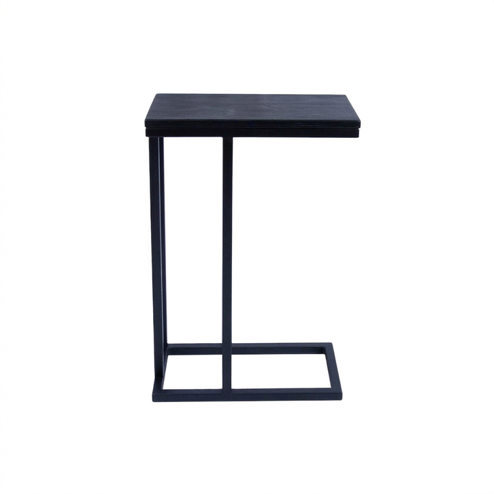 Mesa lateral auxiliar con cubierta de madera teñida negra y base en C de acero negro, vista de frente