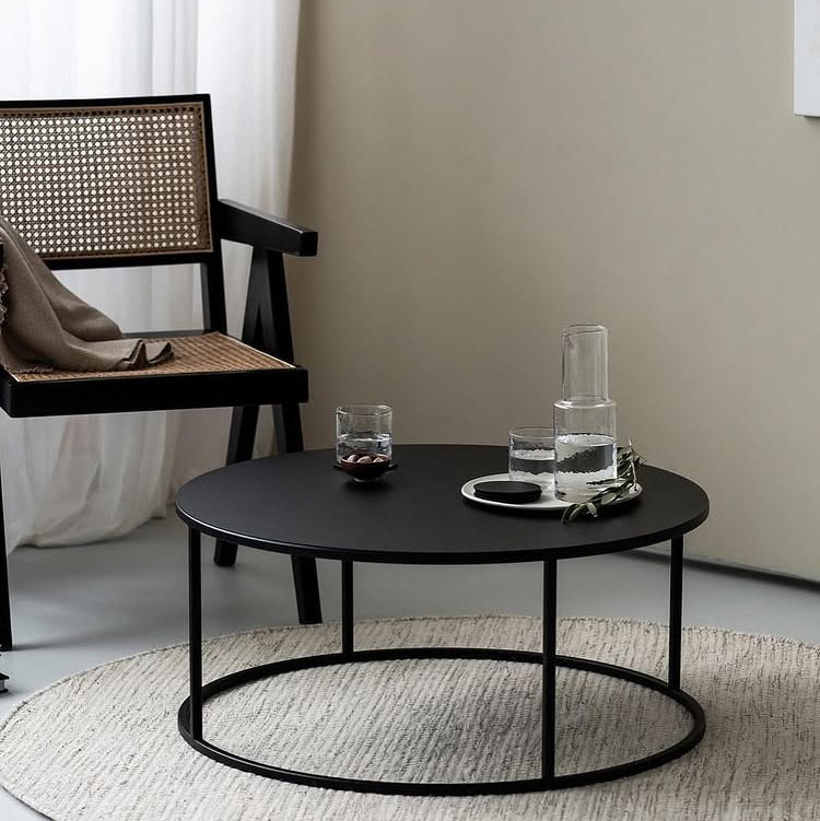 Mesa de centro circular METAL BLACK, diseño moderno y minimalista en color negro con estructura de acero.