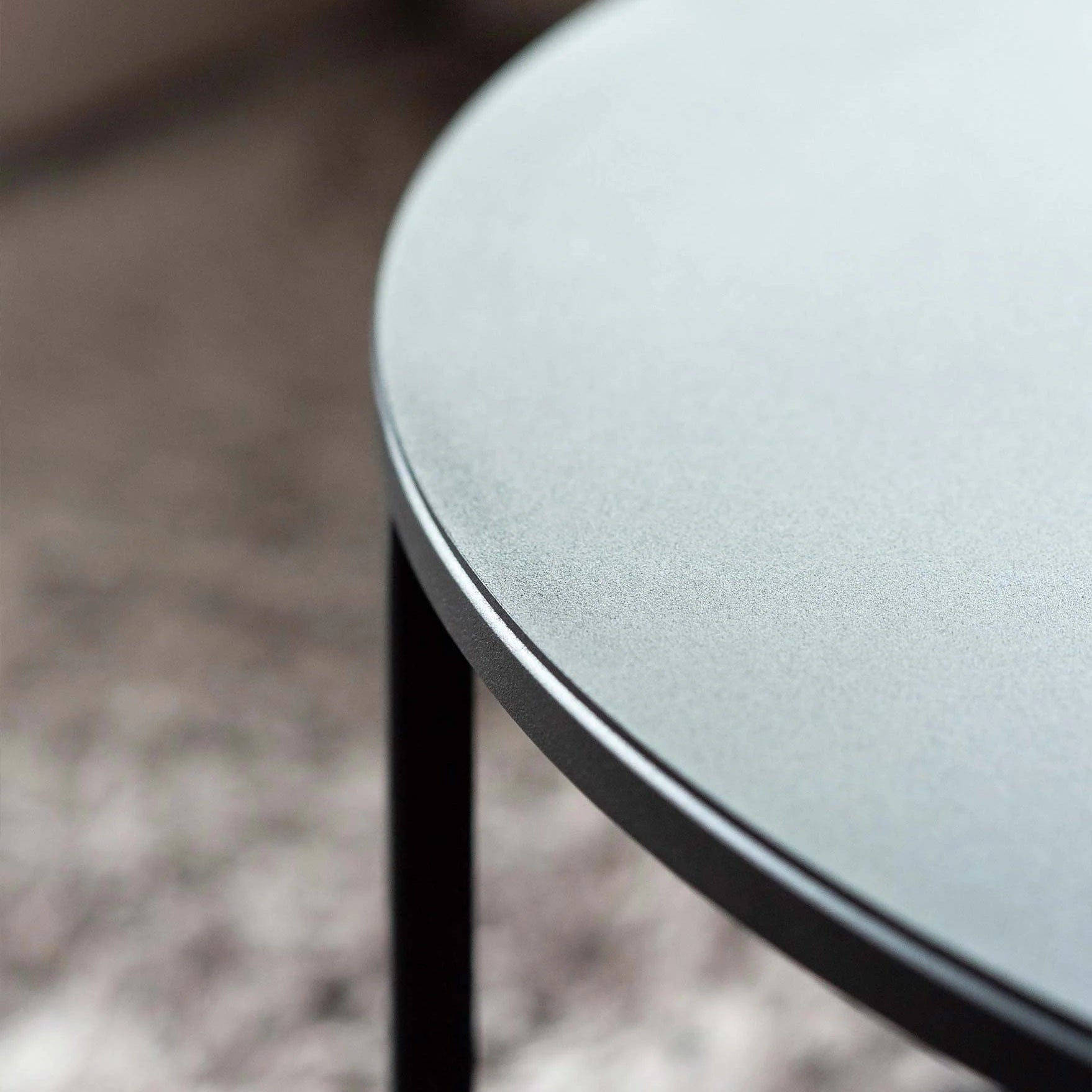 Superficie de acero de la mesa de centro METAL BLACK, elegante y duradera para cualquier ambiente
