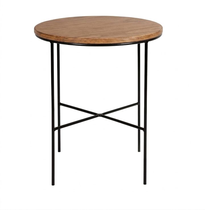 Mesa lateral redonda en tono nogal, con cubierta de madera y estructura de acero negro con travesaños en X