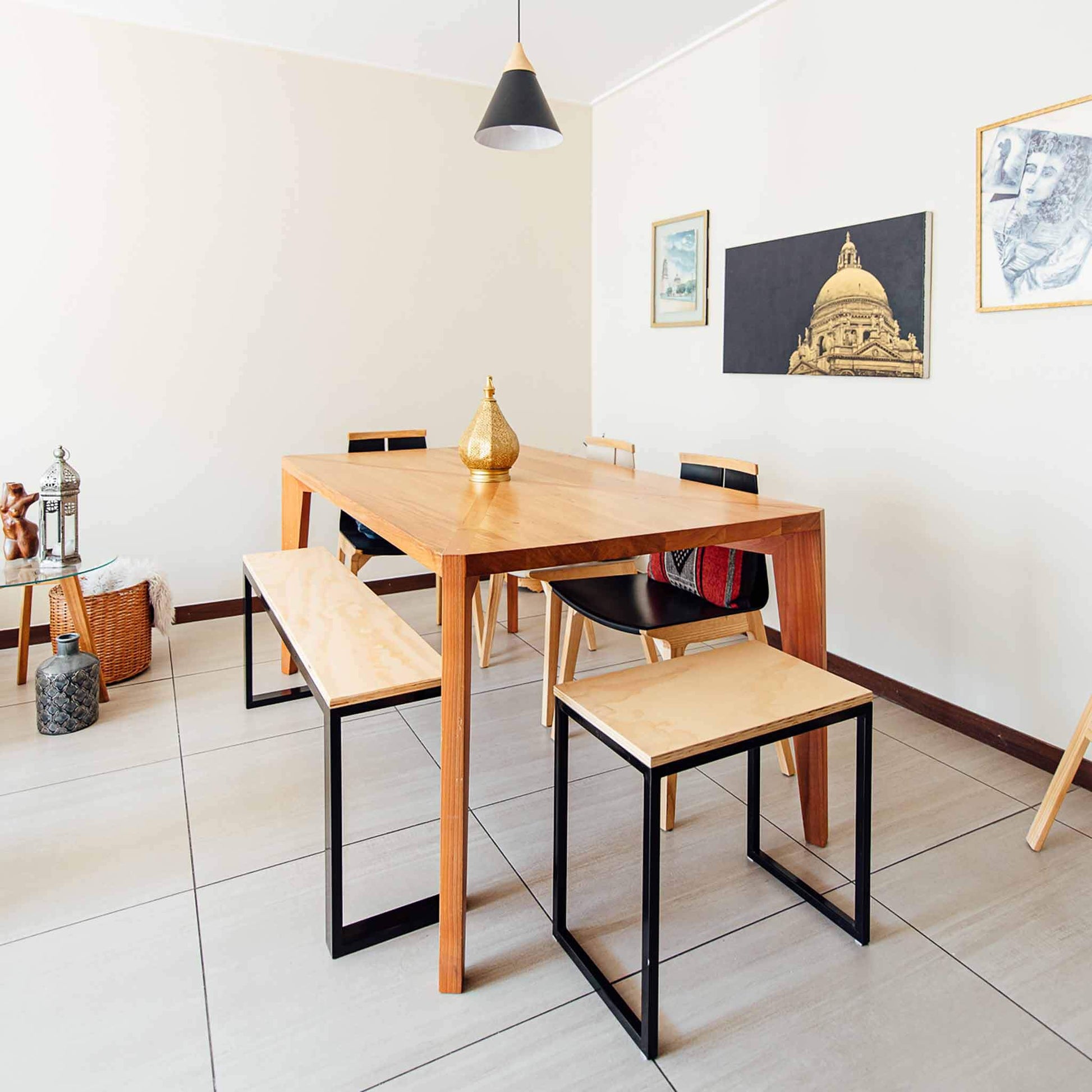 Banco de madera pequeño para el jardin