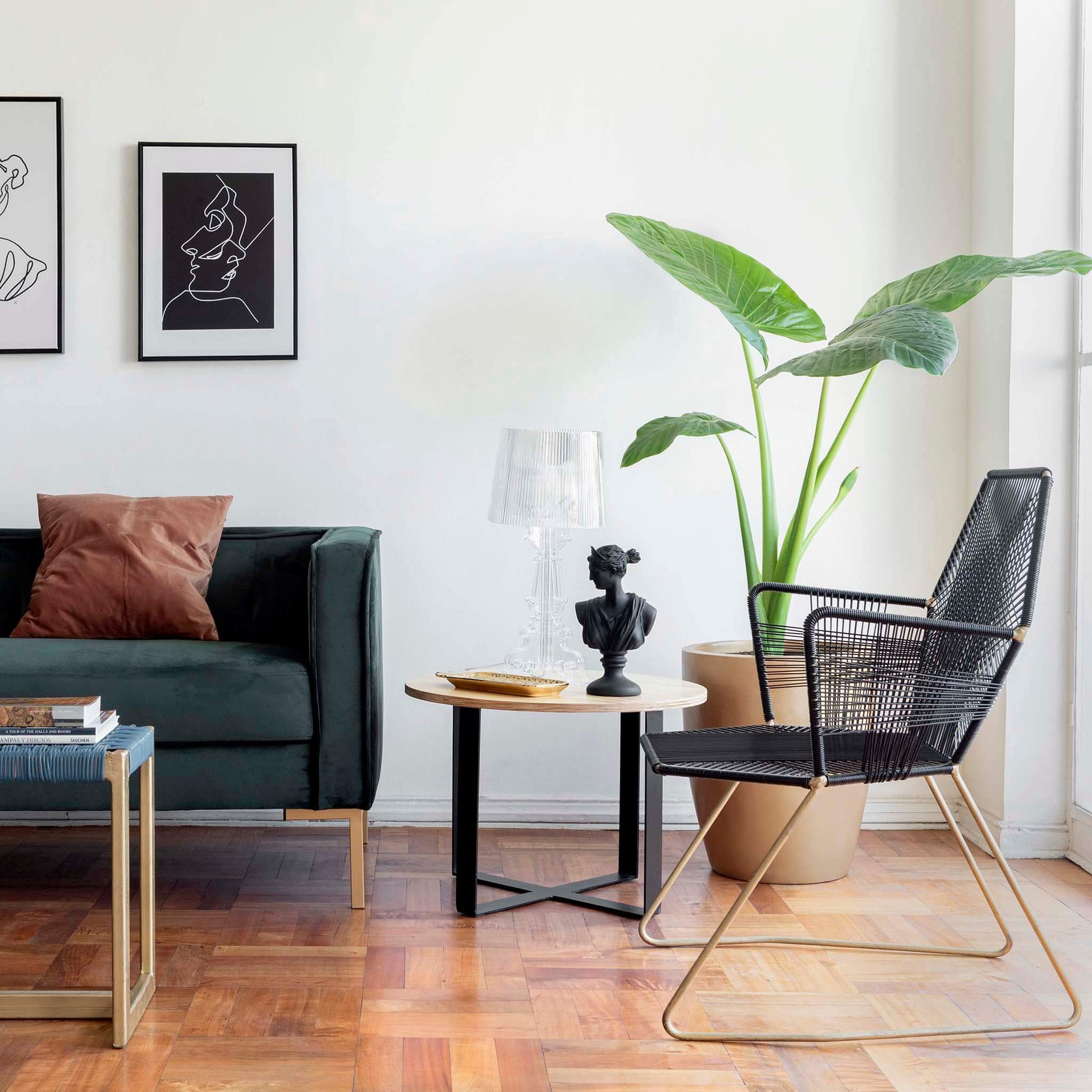 Mueble mesita de centro forma redonda